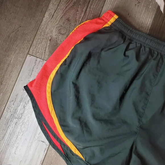 Nike Women's Tempo Running Shorts Size Medium - Picture 8 of 11